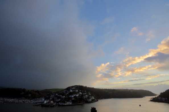 27 December 2020 - 08-34-50
The sharp line of a storm Bella downpour passing down river. The little storm took about twenty minutes to pass through.

The noise as it approached was eerie. It sounded like a train approaching.
----------------------------
Kingswear general view